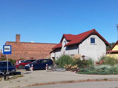 Przystanek i salon fryzjerski